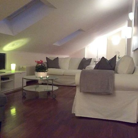 Apartment La Mansarda Alba  Eksteriør bilde