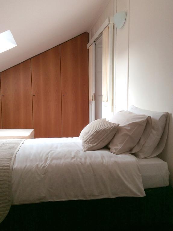 Apartment La Mansarda Alba  Rom bilde